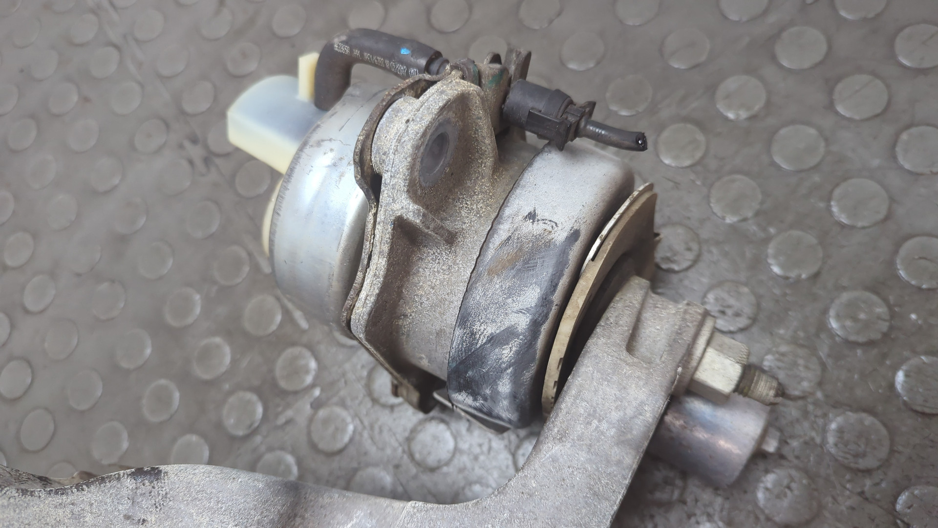 Опора двигателя правая