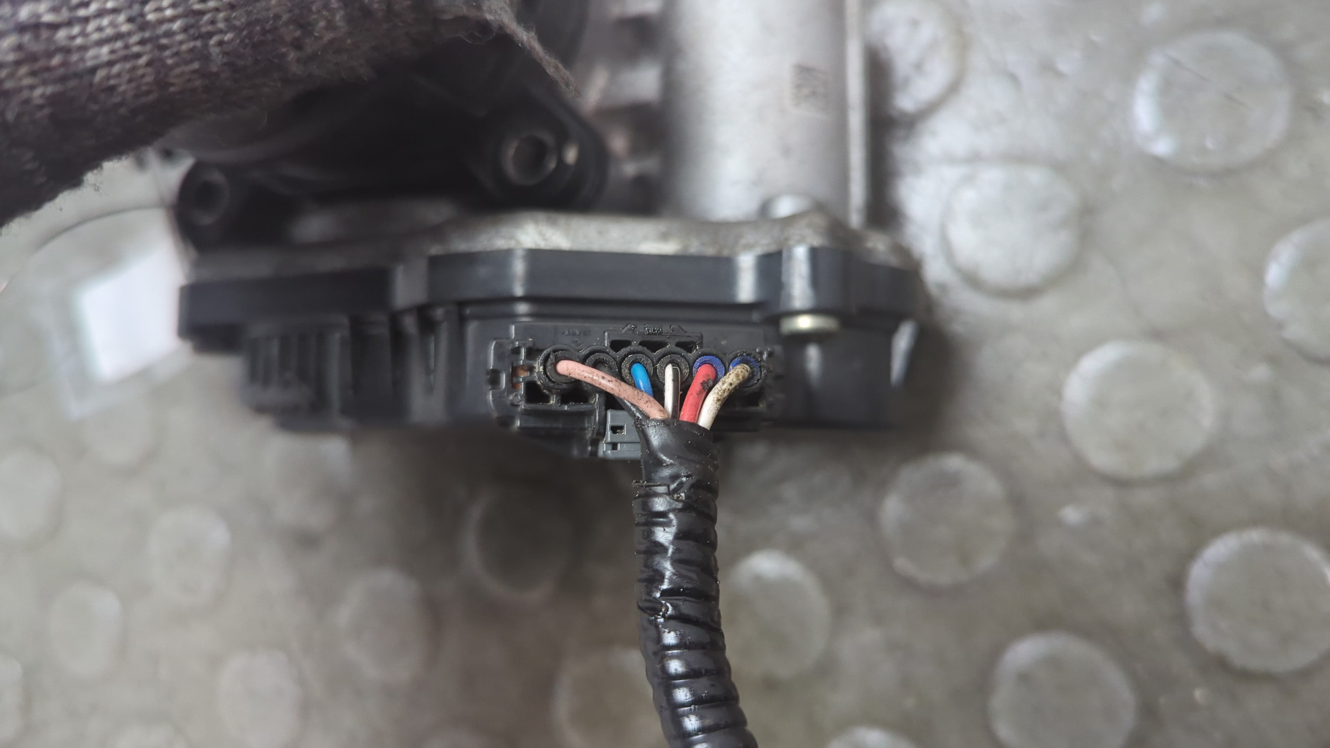 Заслонка дроссельная электрическая