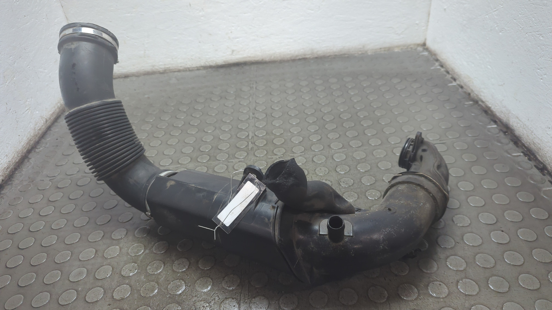 Патрубок воздушного фильтра