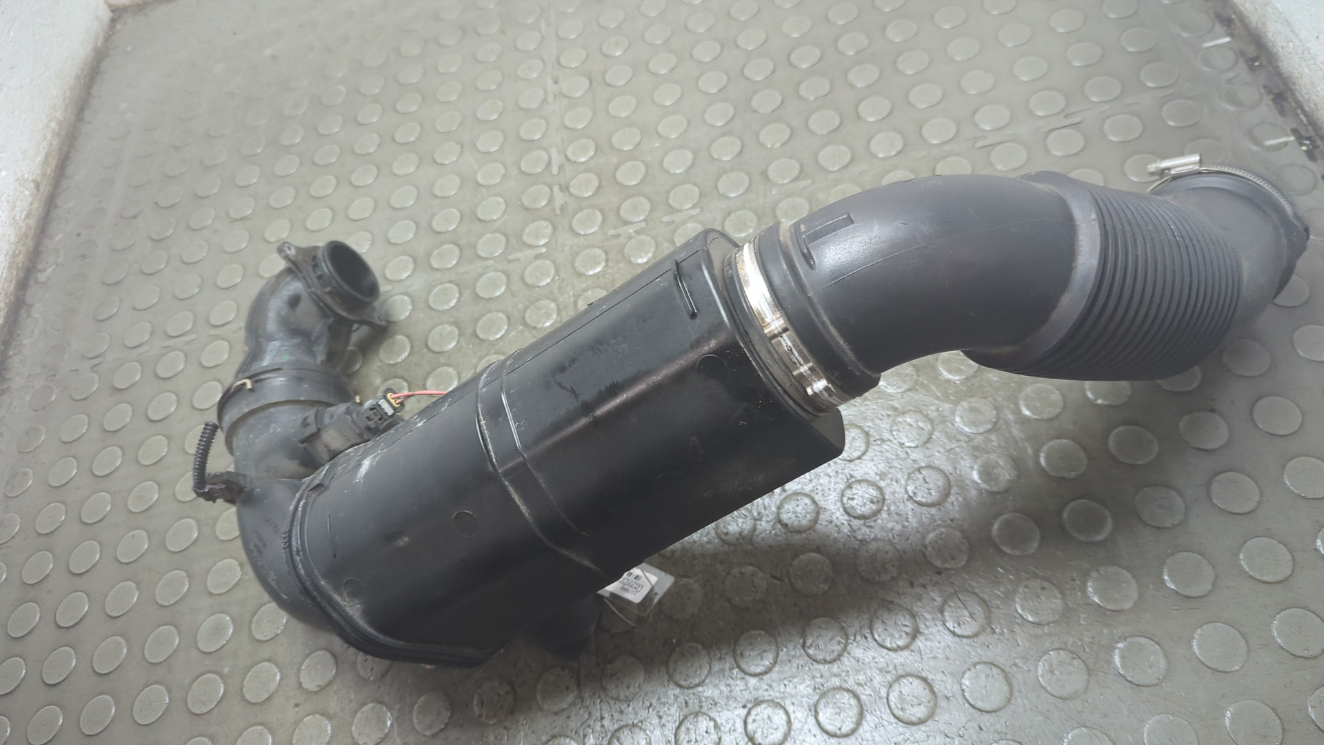 Патрубок воздушного фильтра