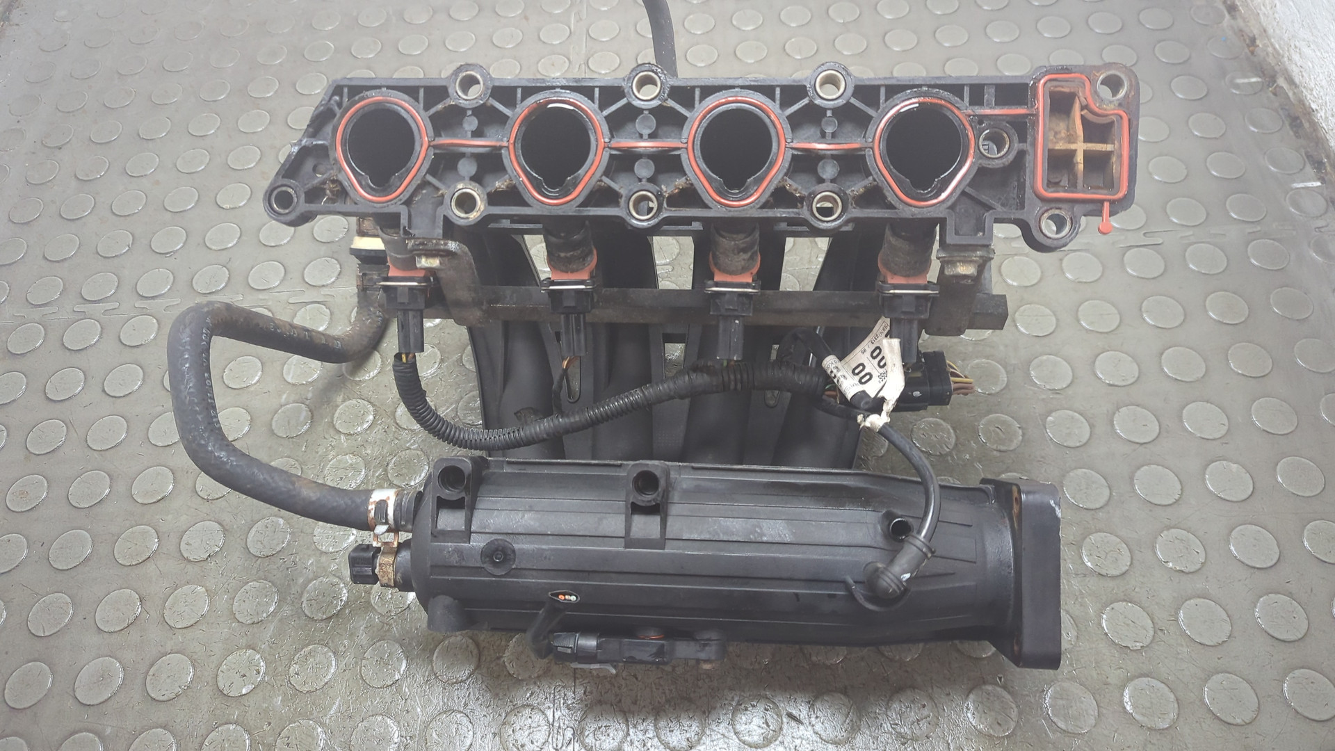 Коллектор впускной