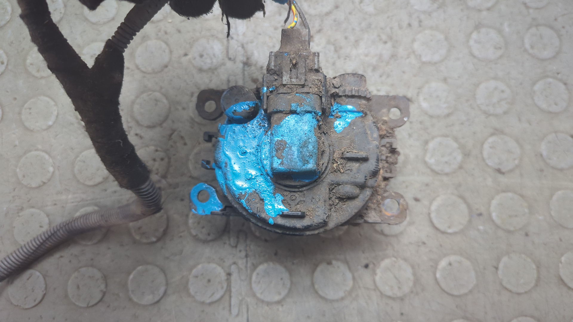 Фара противотуманная левая