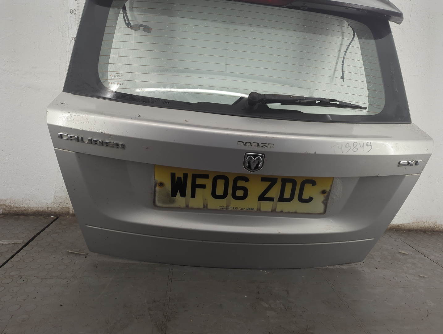 Дверь багажника