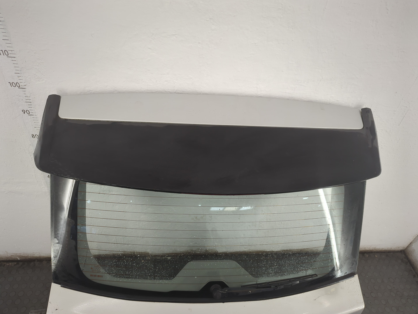 Дверь багажника