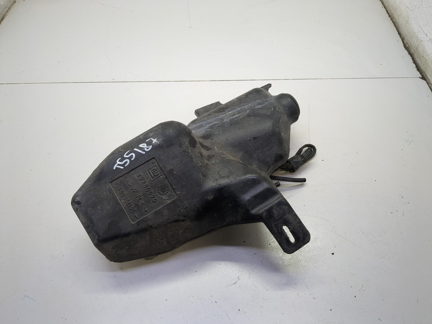 Бачок омывателя лобового стекла