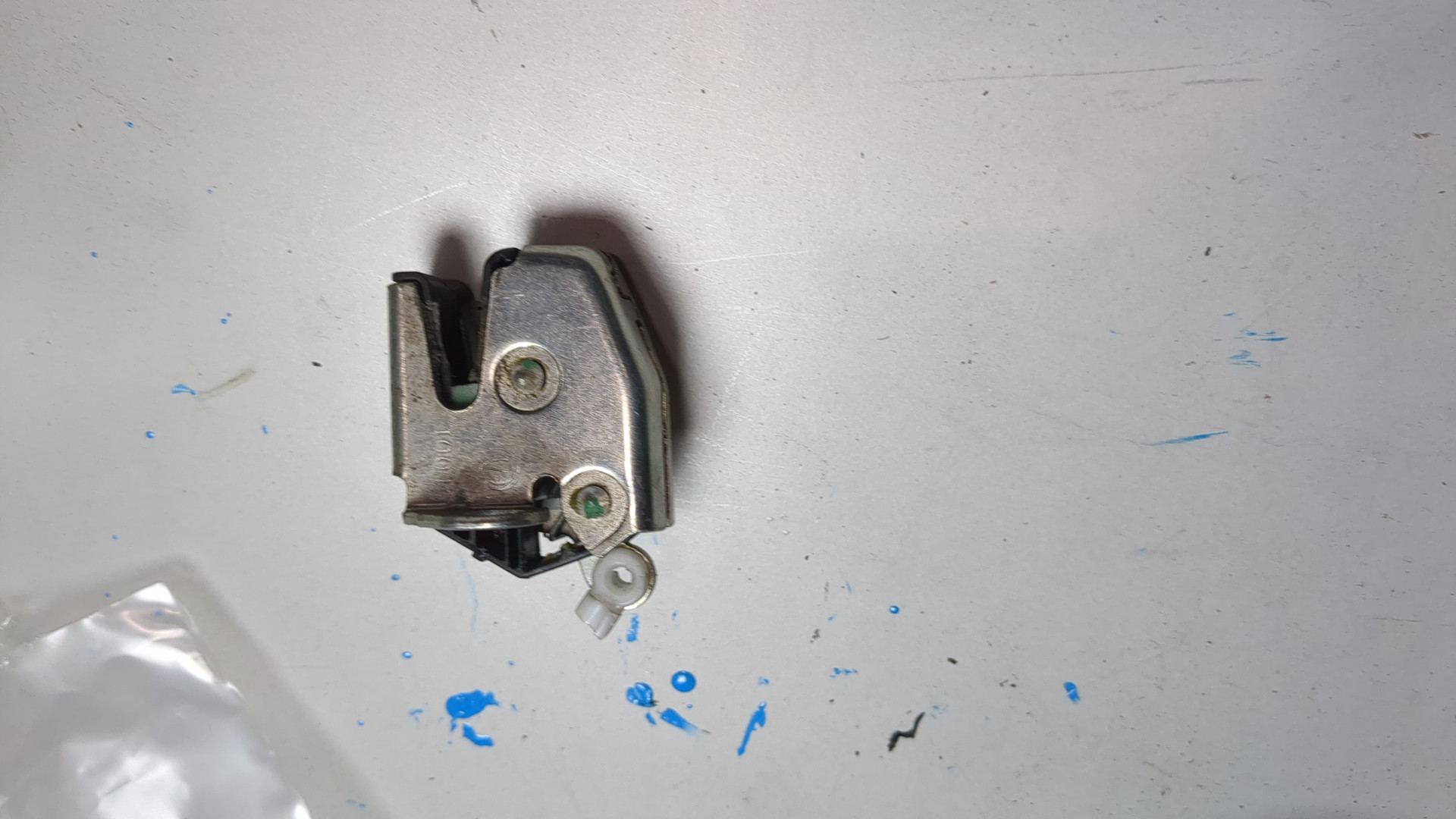 Замок двери задней правой