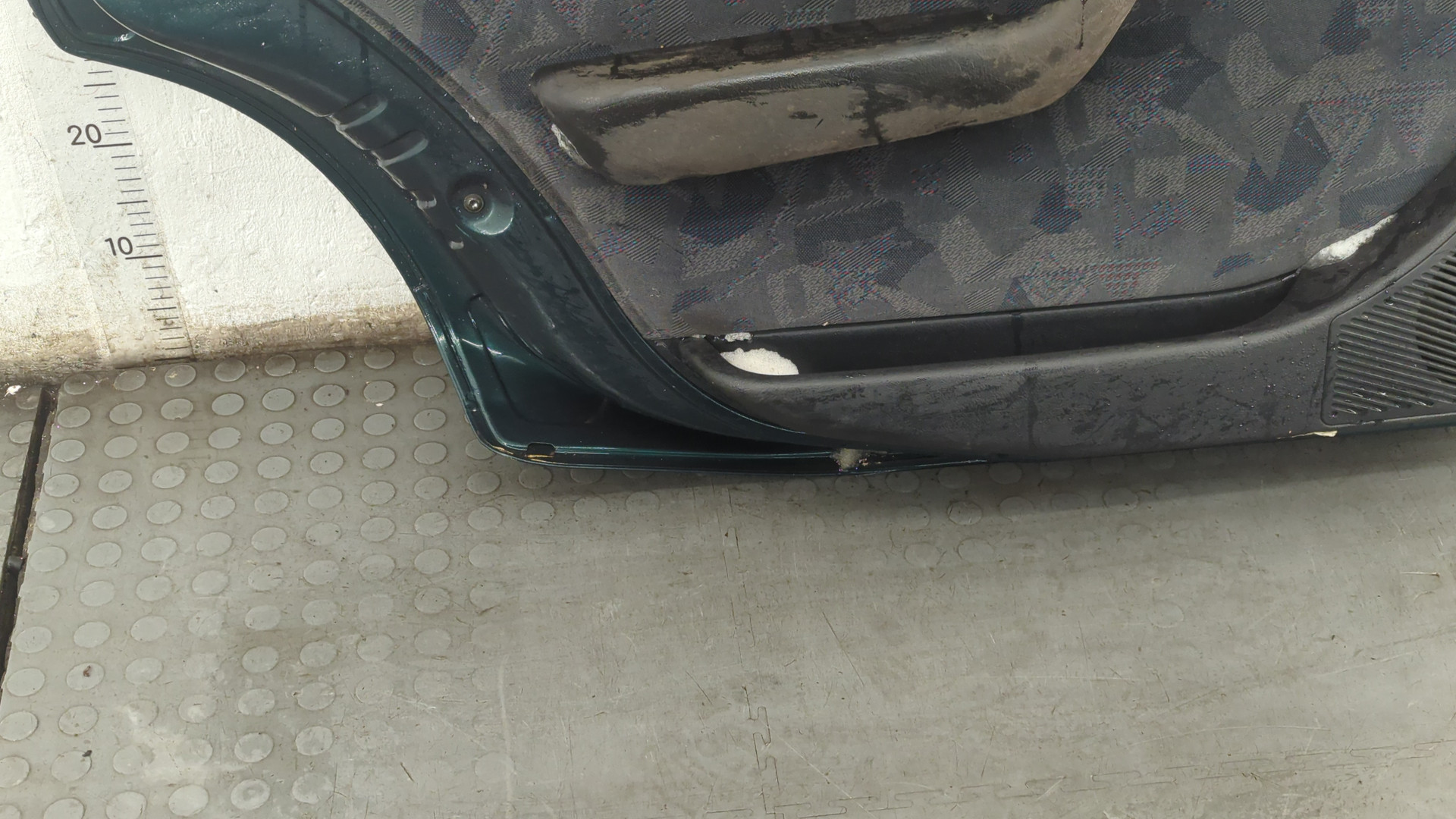 Дверь задняя левая