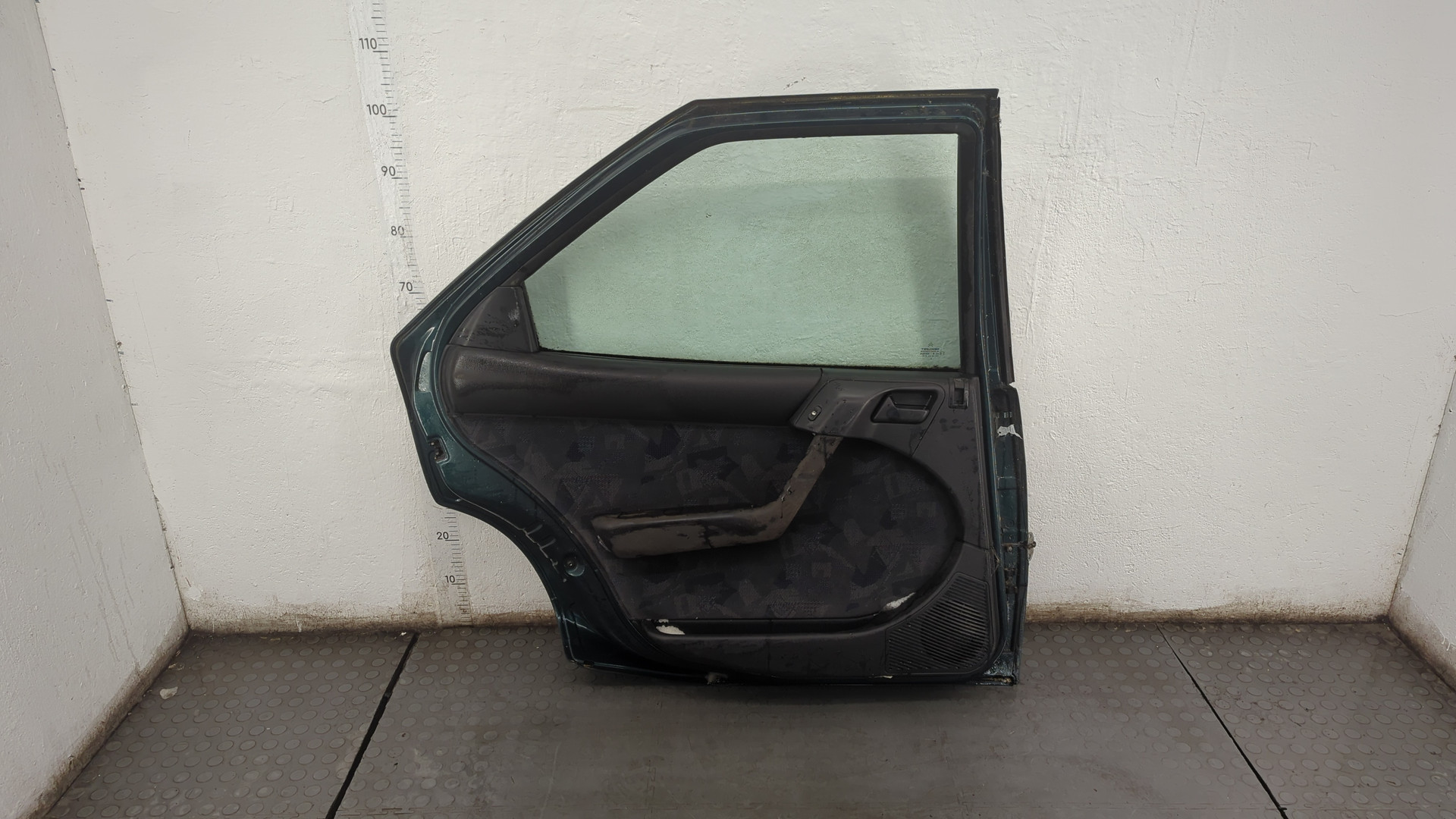 Дверь задняя левая