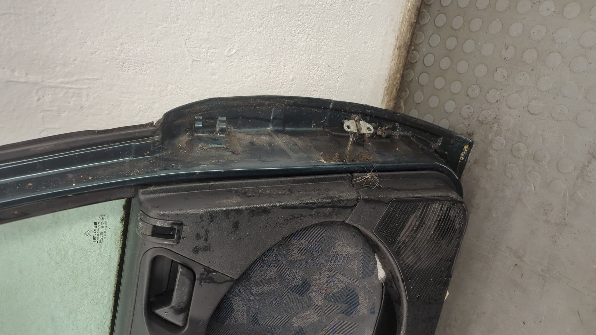 Дверь задняя левая