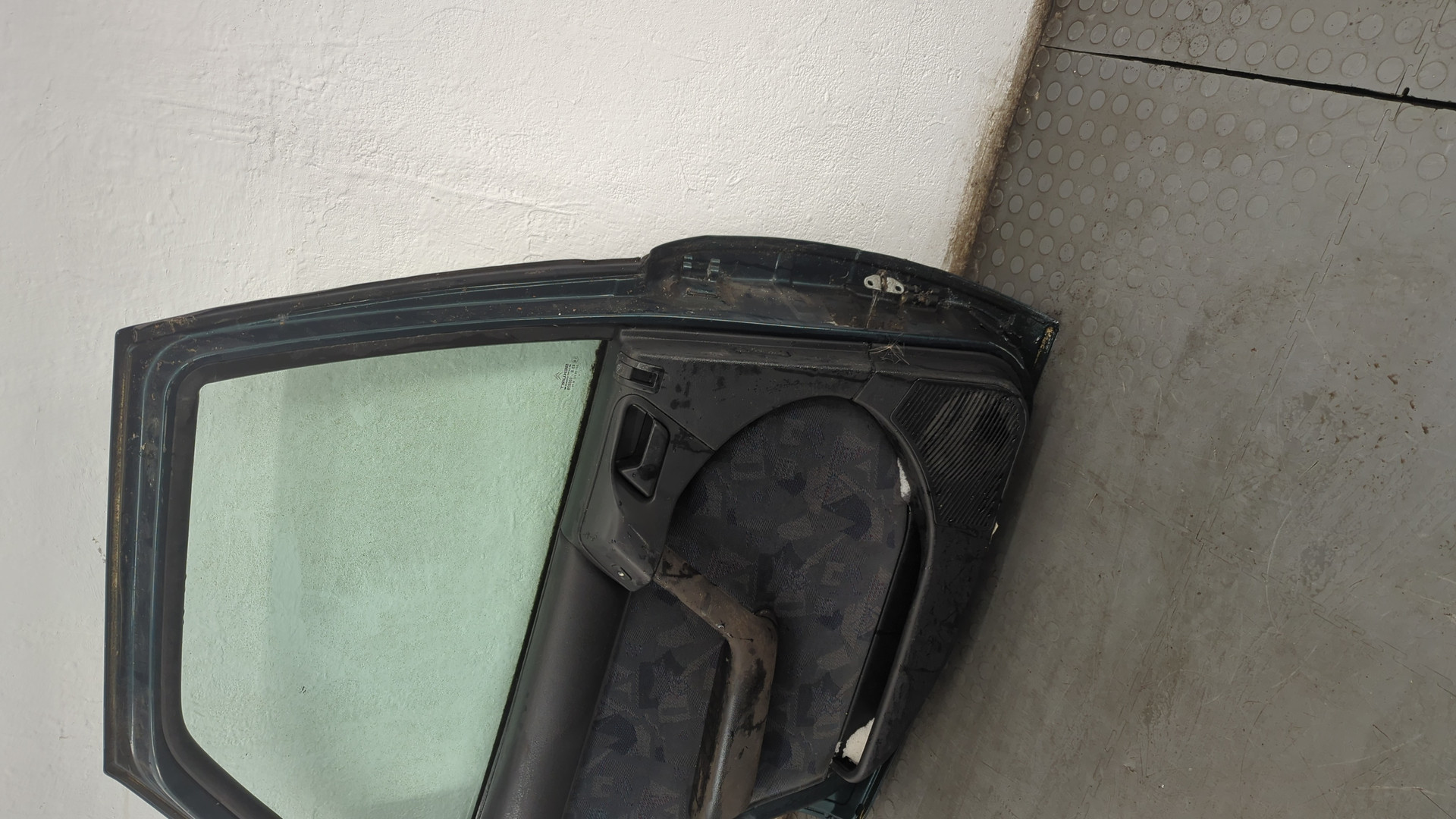 Дверь задняя левая