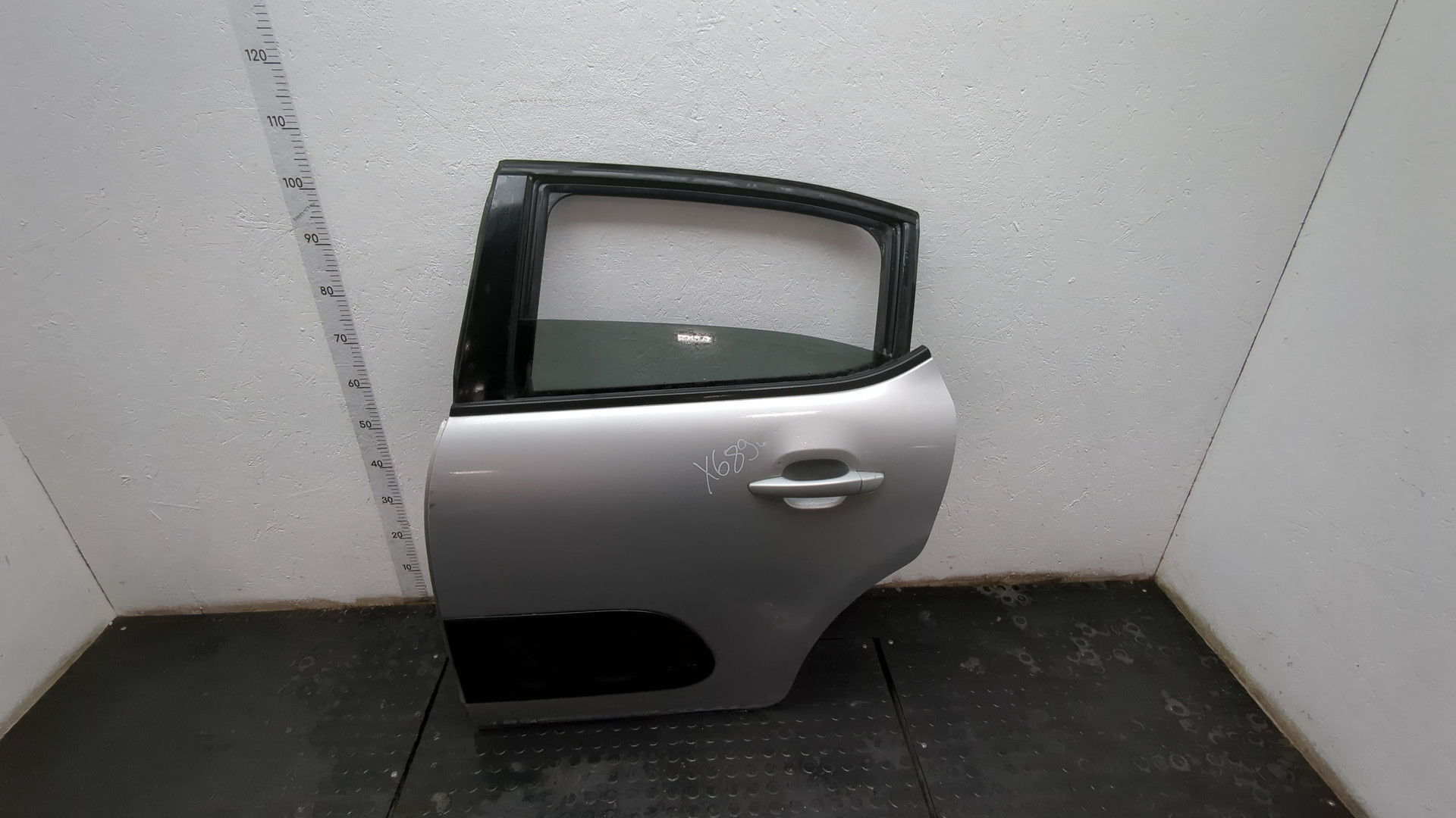 Дверь задняя левая