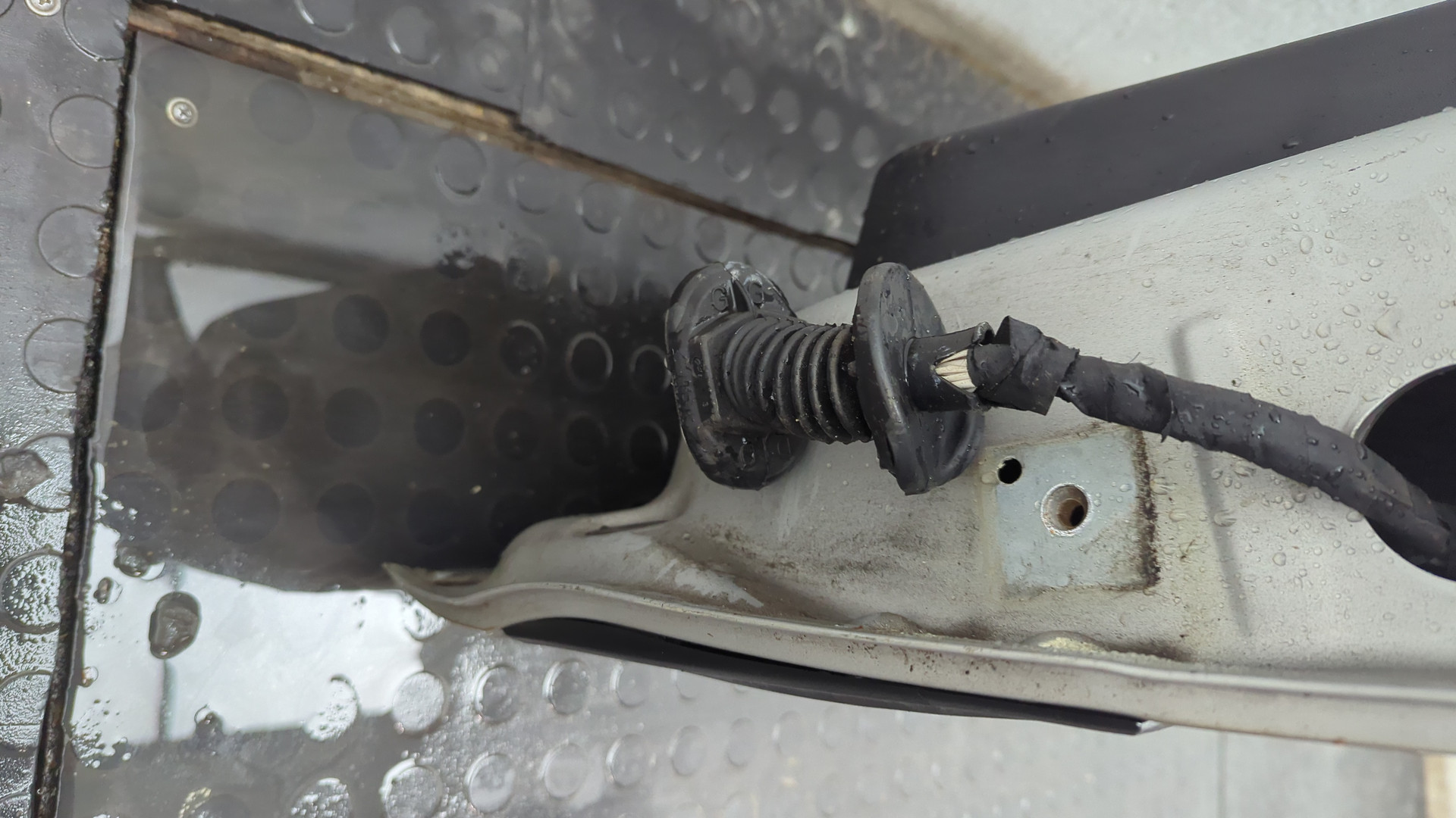 Дверь задняя левая