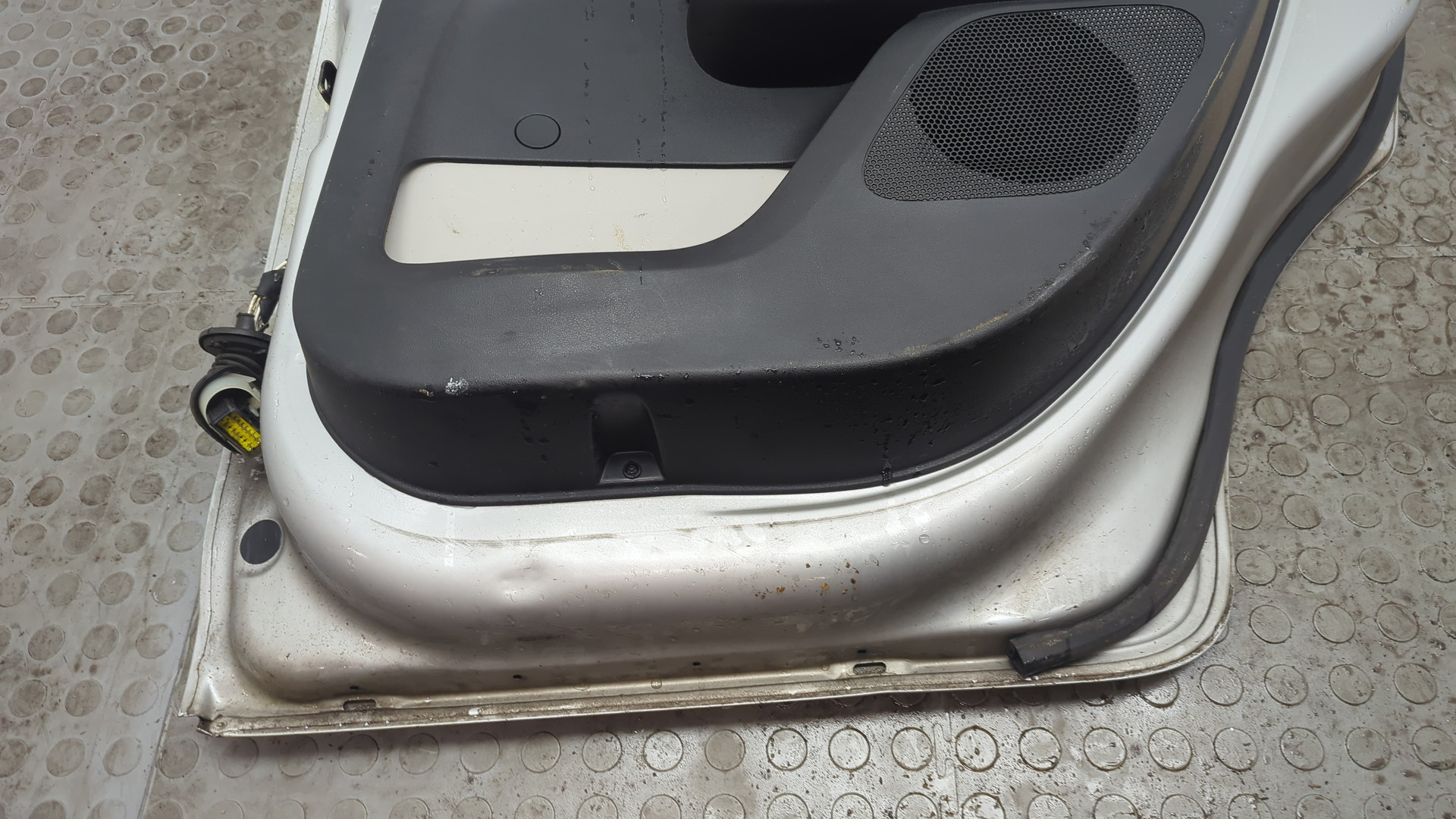 Дверь задняя правая