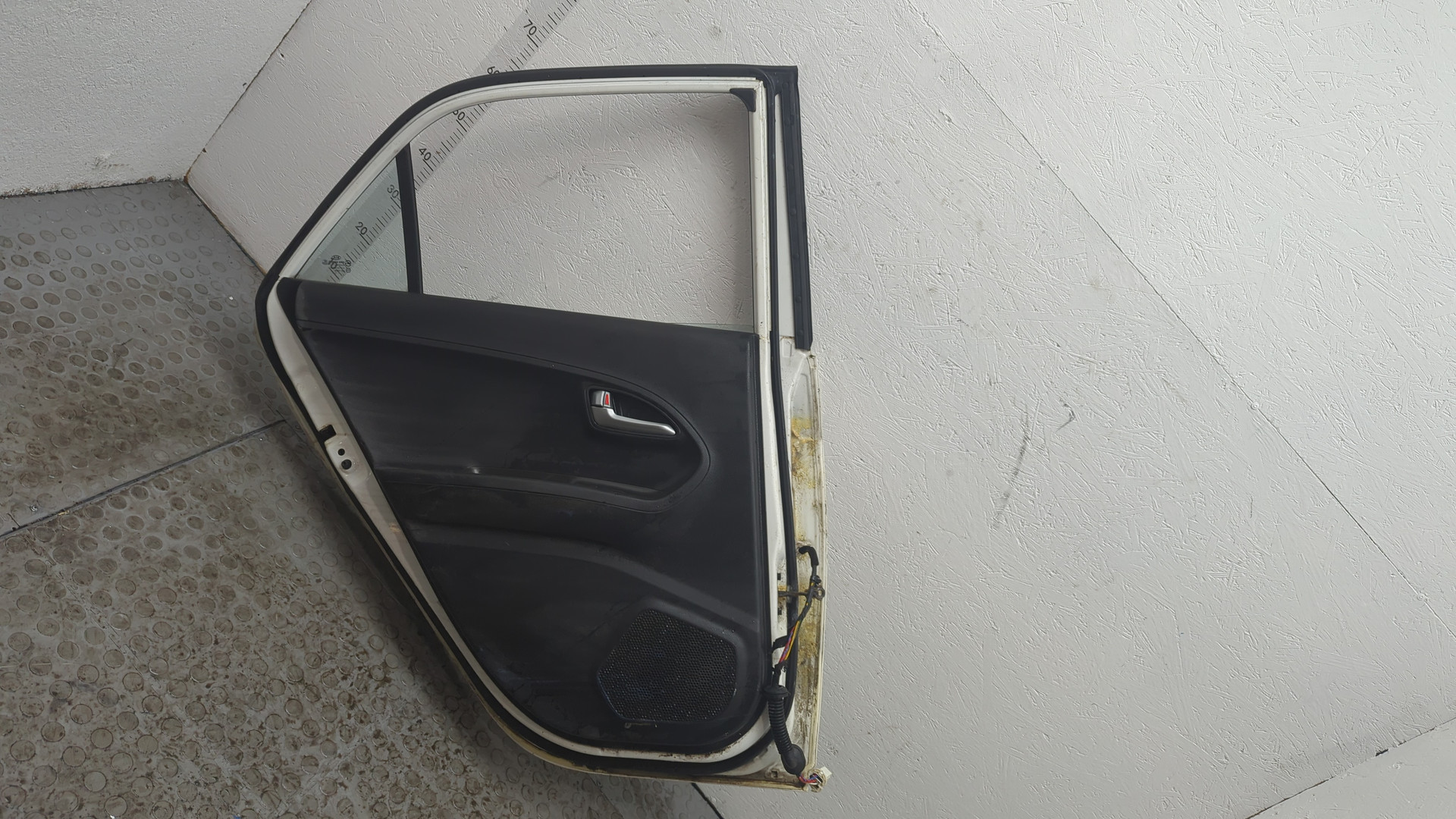 Дверь задняя левая