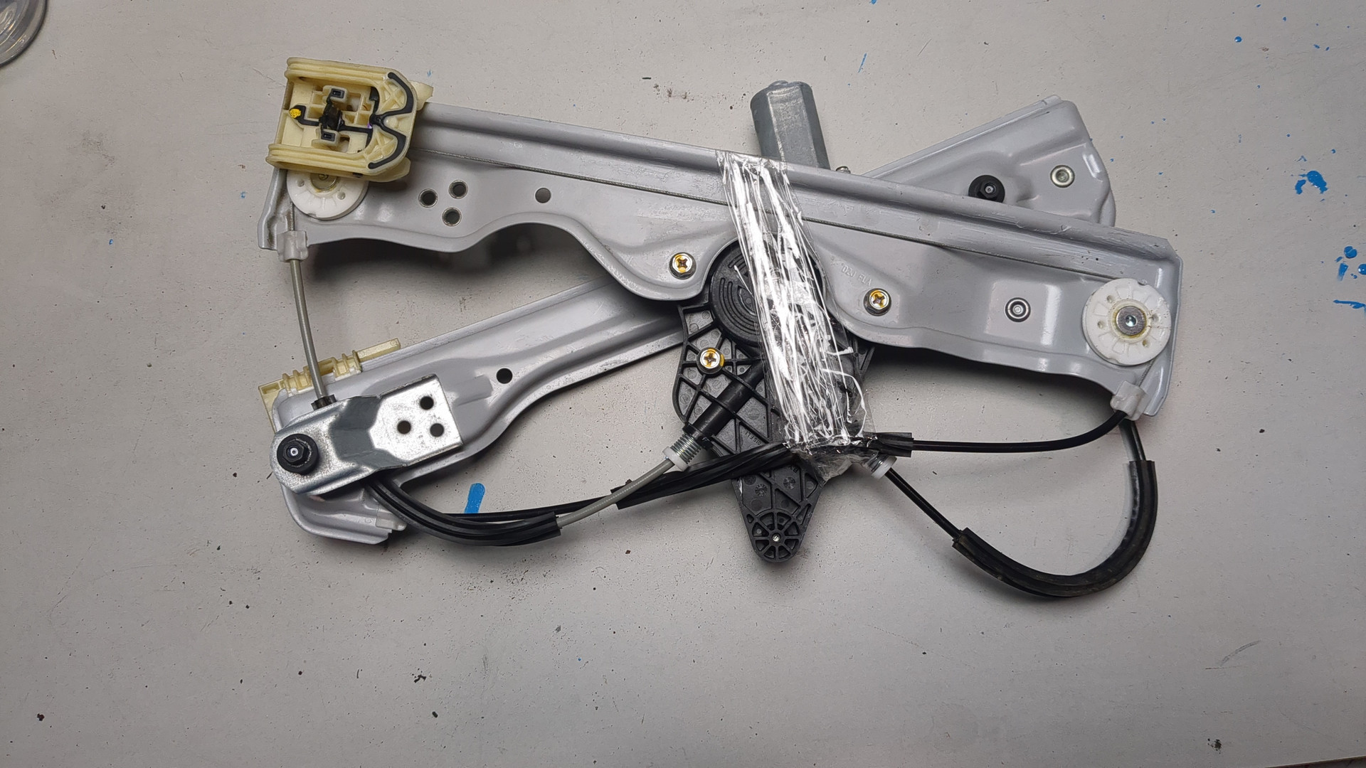 Стеклоподъемник электр. передний левый