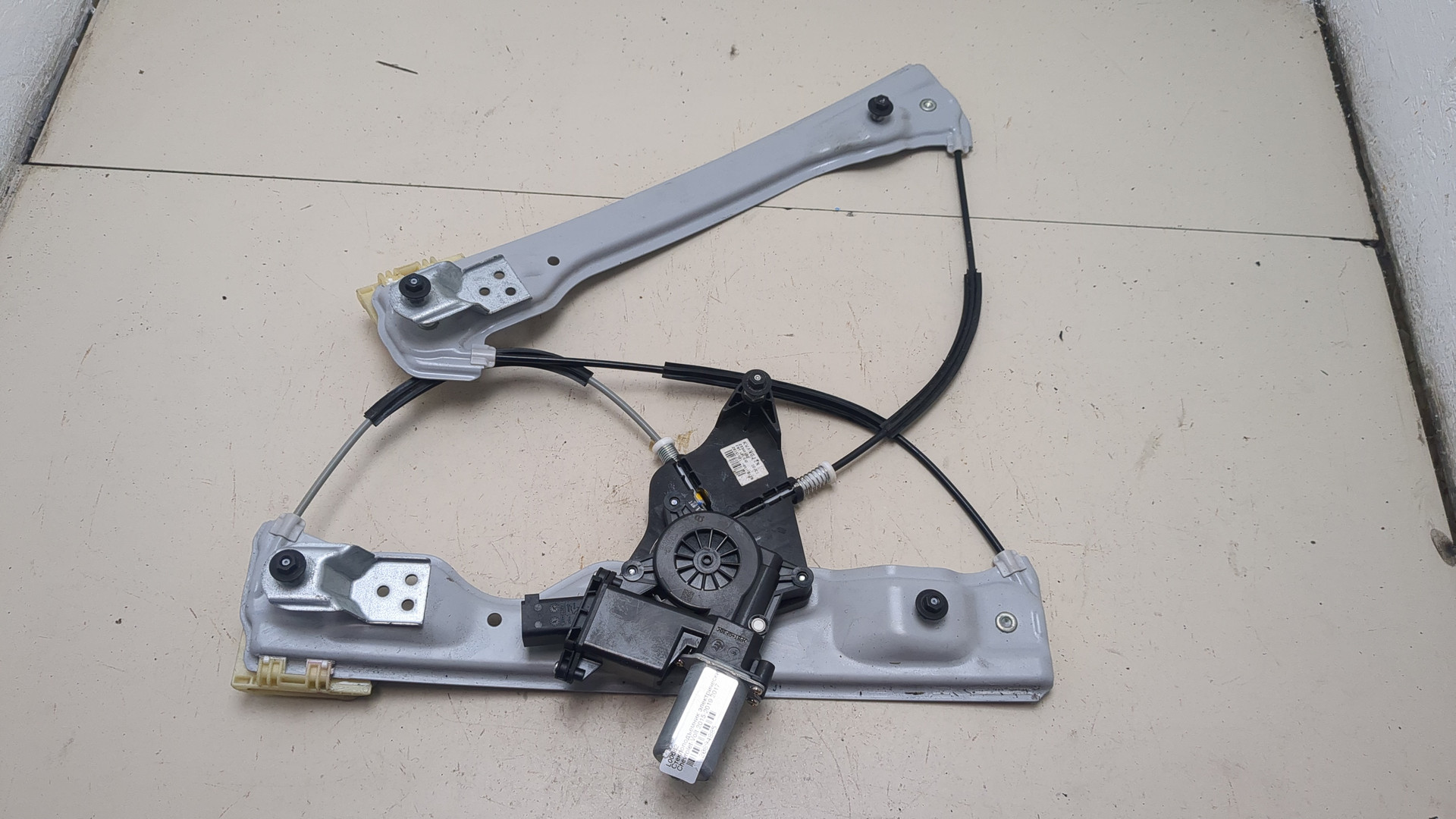 Стеклоподъемник электр. передний левый