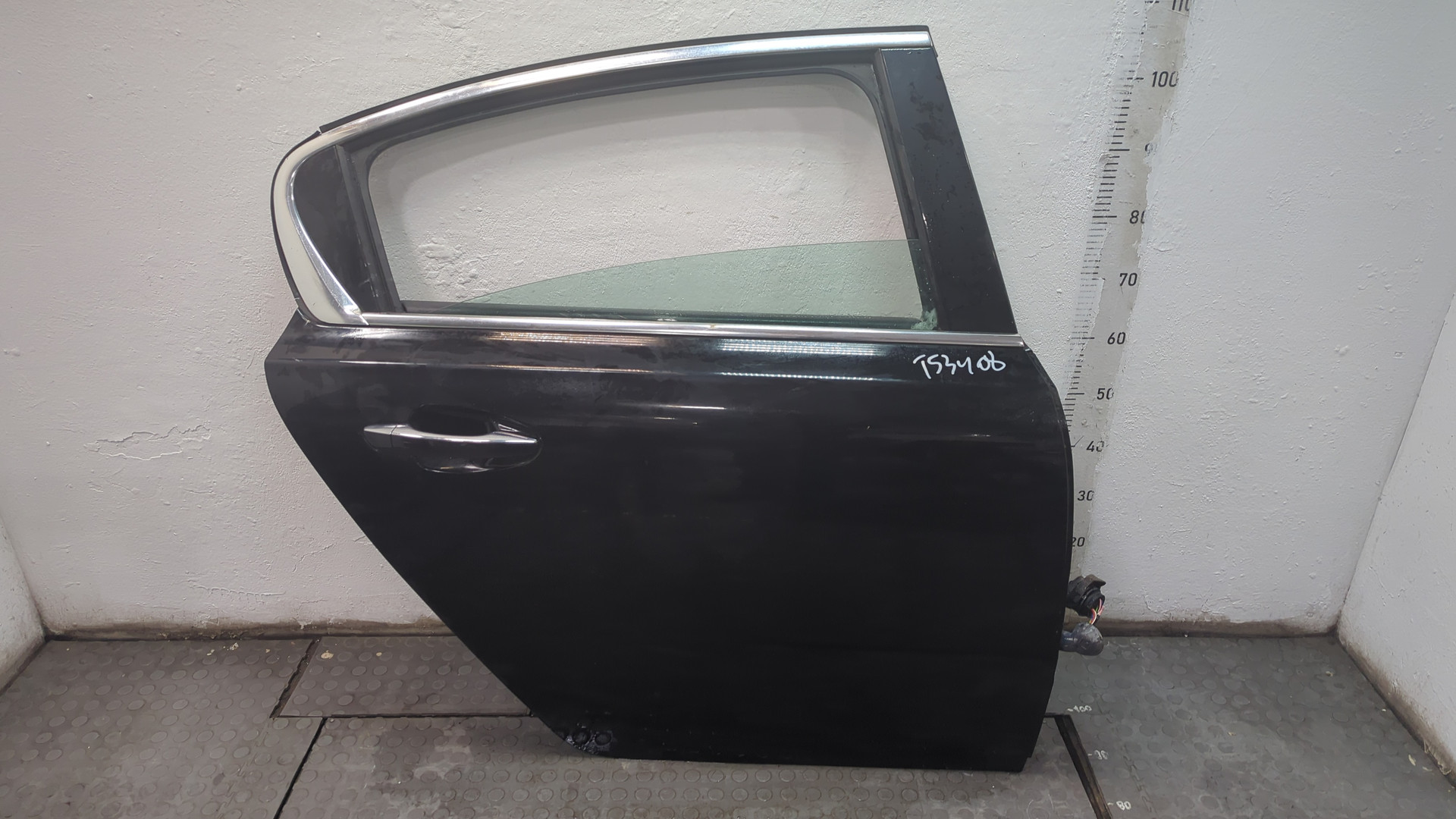 Дверь задняя правая