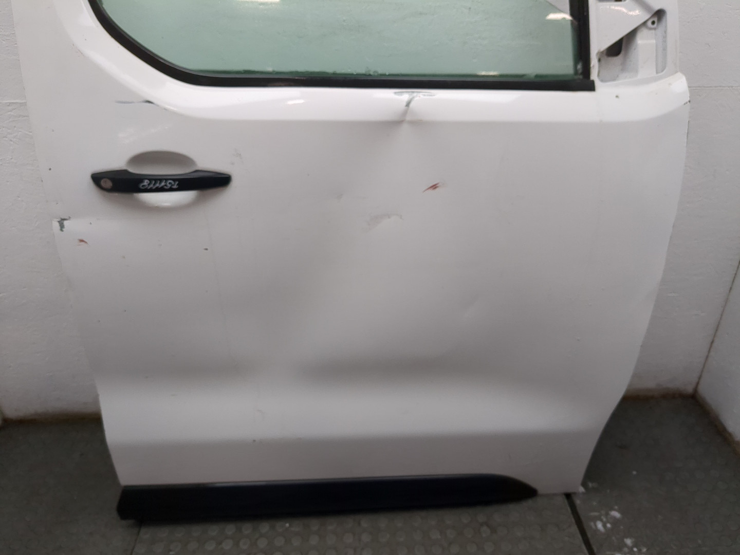 Дверь передняя правая