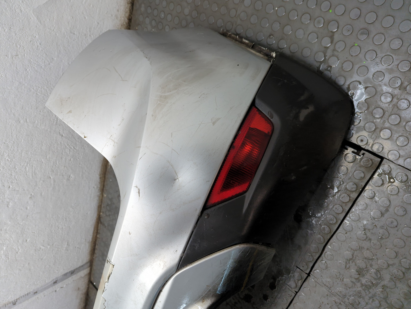 Бампер задний