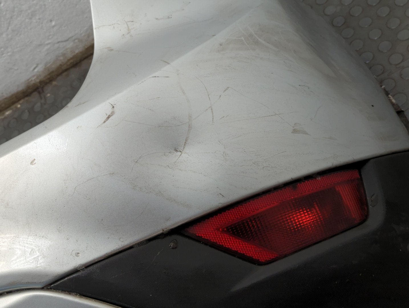 Бампер задний