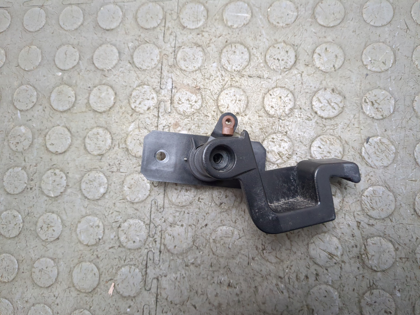 Ручка двери передней внутренняя левая