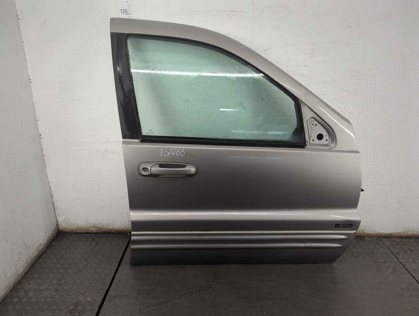 Дверь передняя правая