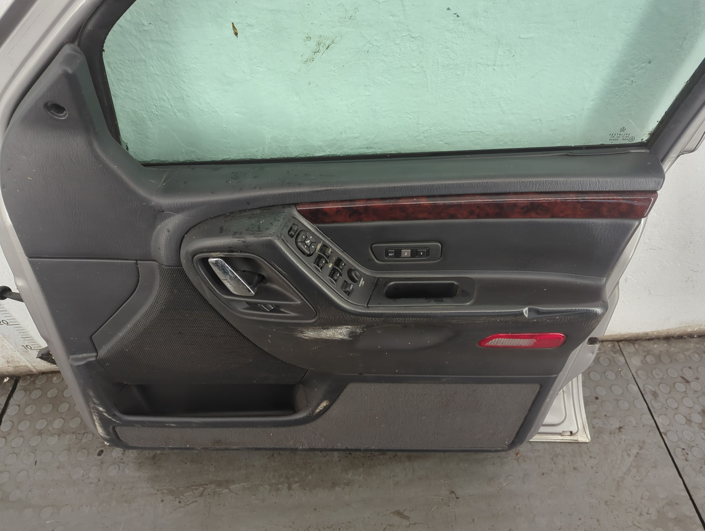 Дверь передняя правая