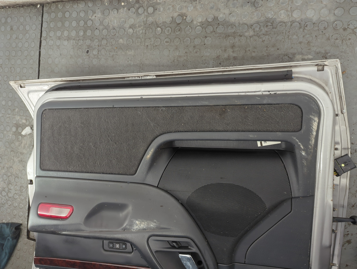 Дверь передняя правая