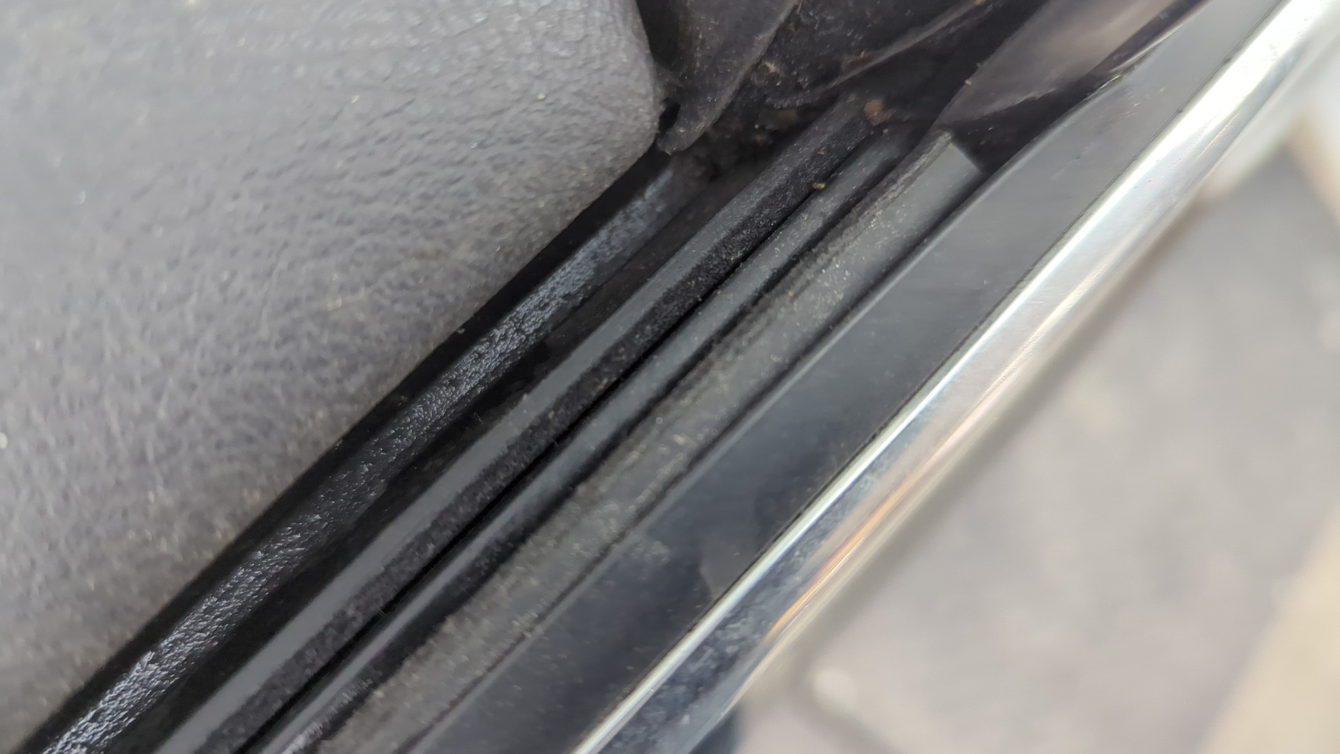 Дверь передняя левая