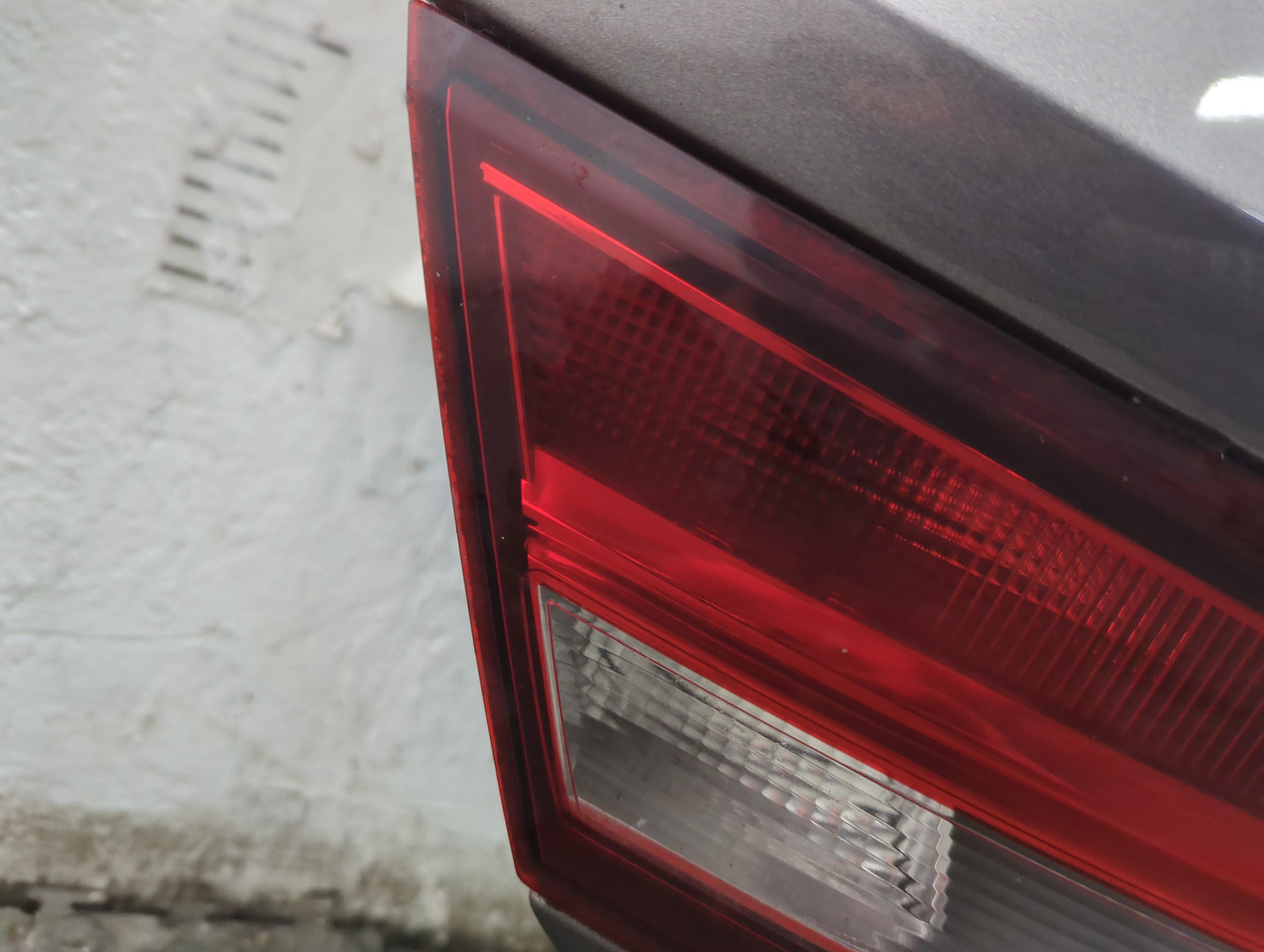 Дверь багажника