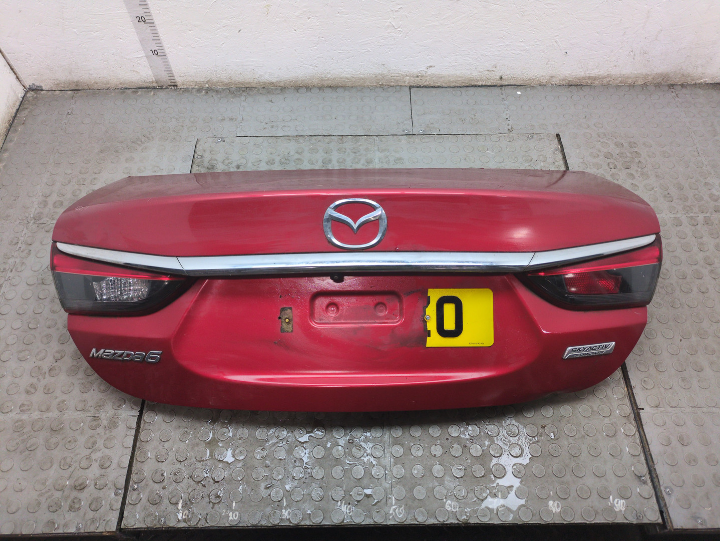 Дверь багажника