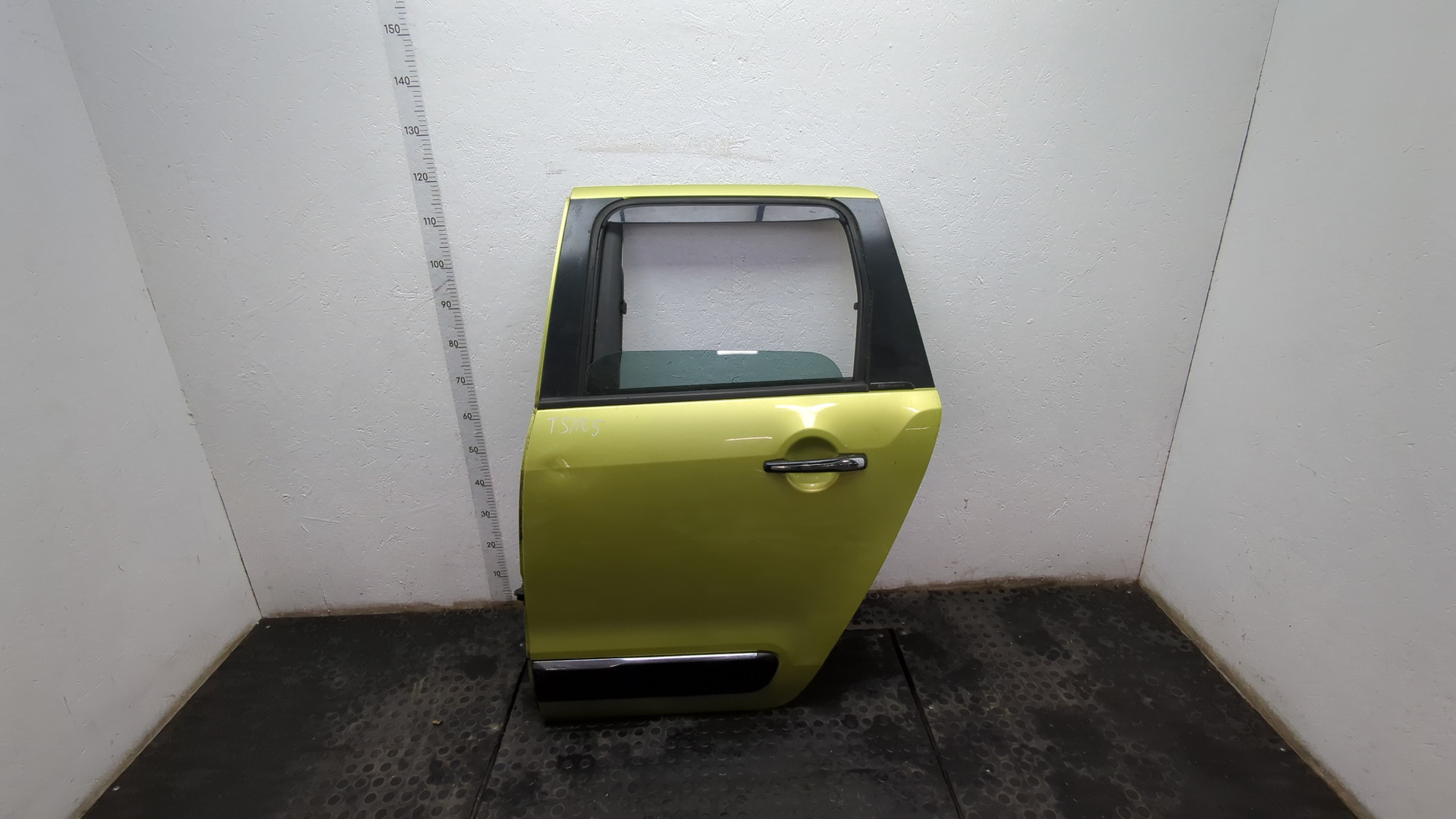 Дверь задняя левая