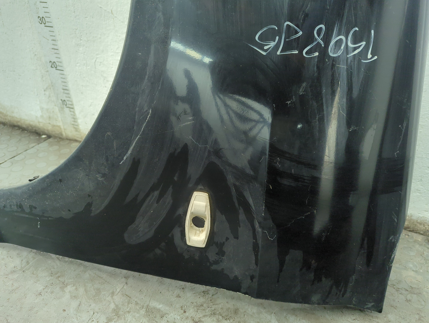 Крыло переднее левое