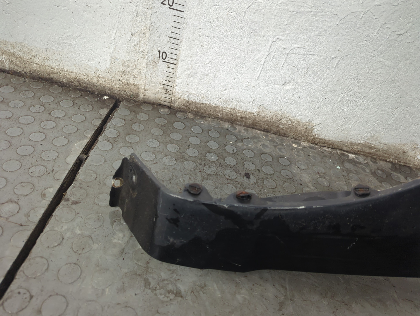 Крыло переднее левое