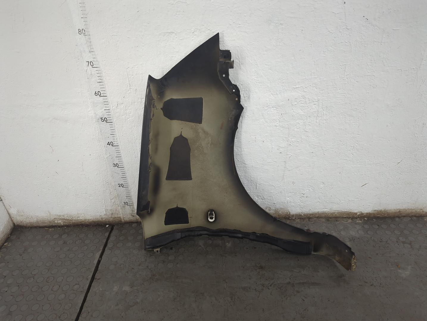 Крыло переднее левое