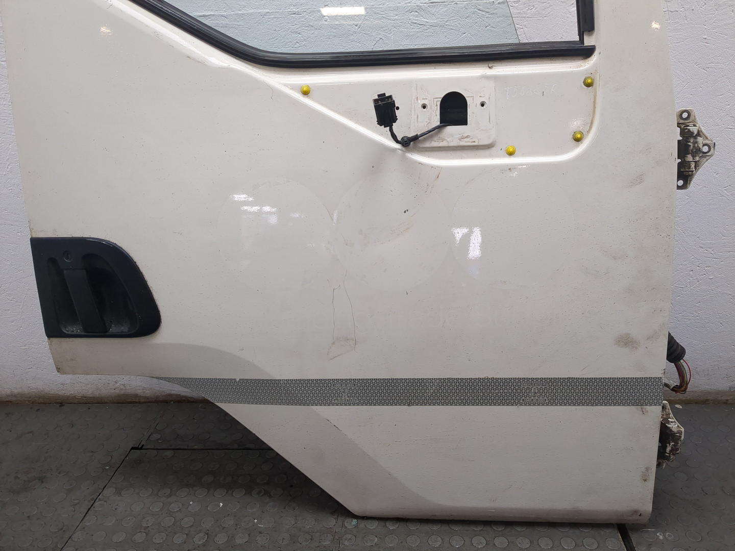 Дверь передняя правая