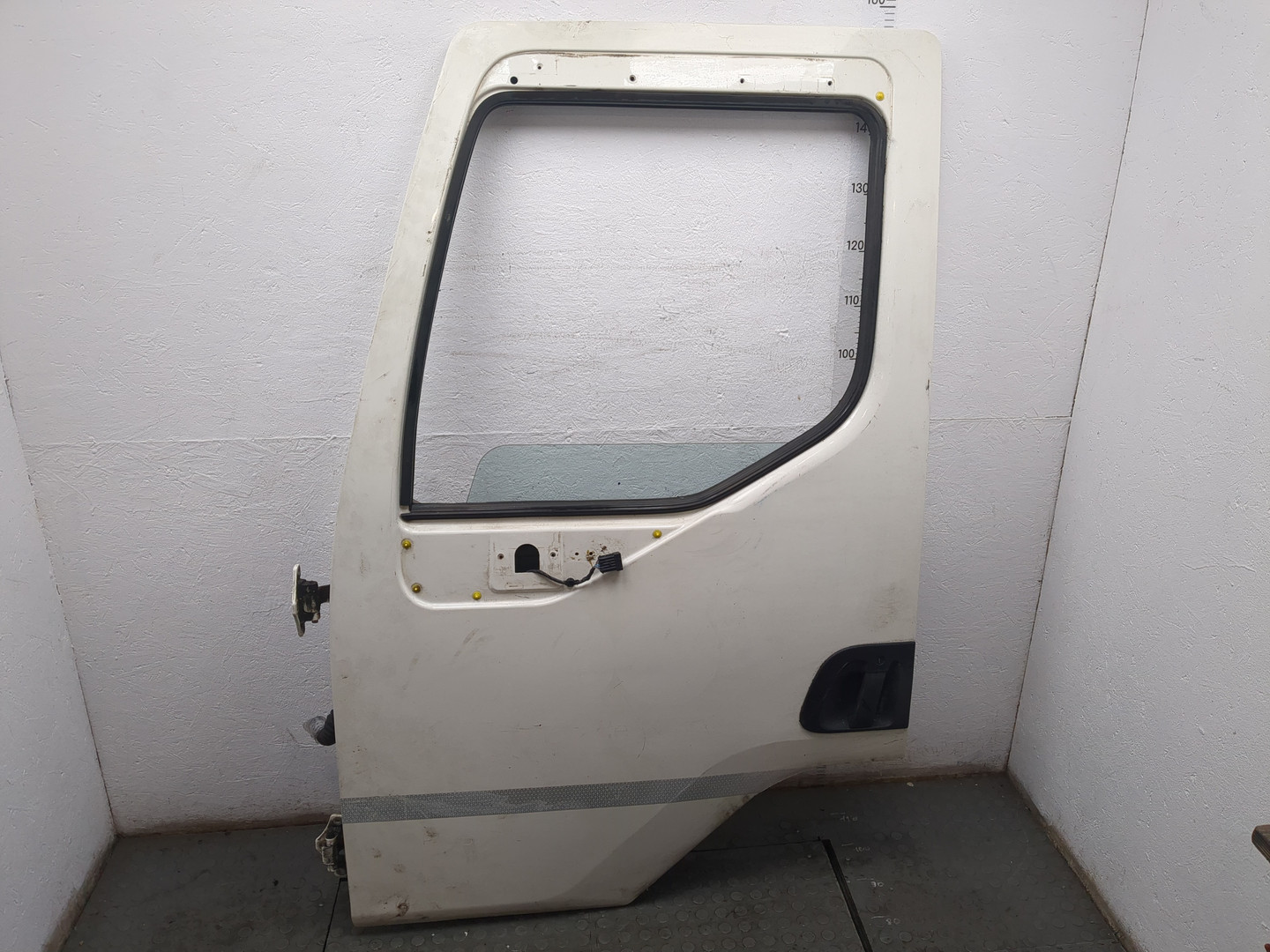 Дверь передняя левая