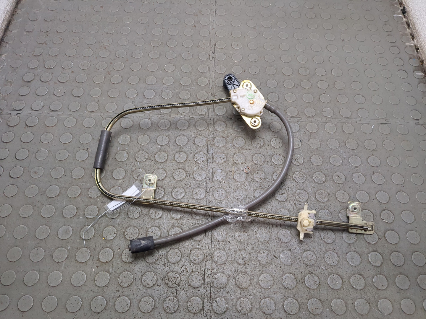 Стеклоподъемник механ. задний правый