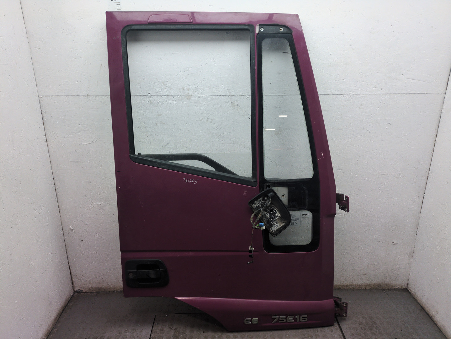 Дверь передняя правая