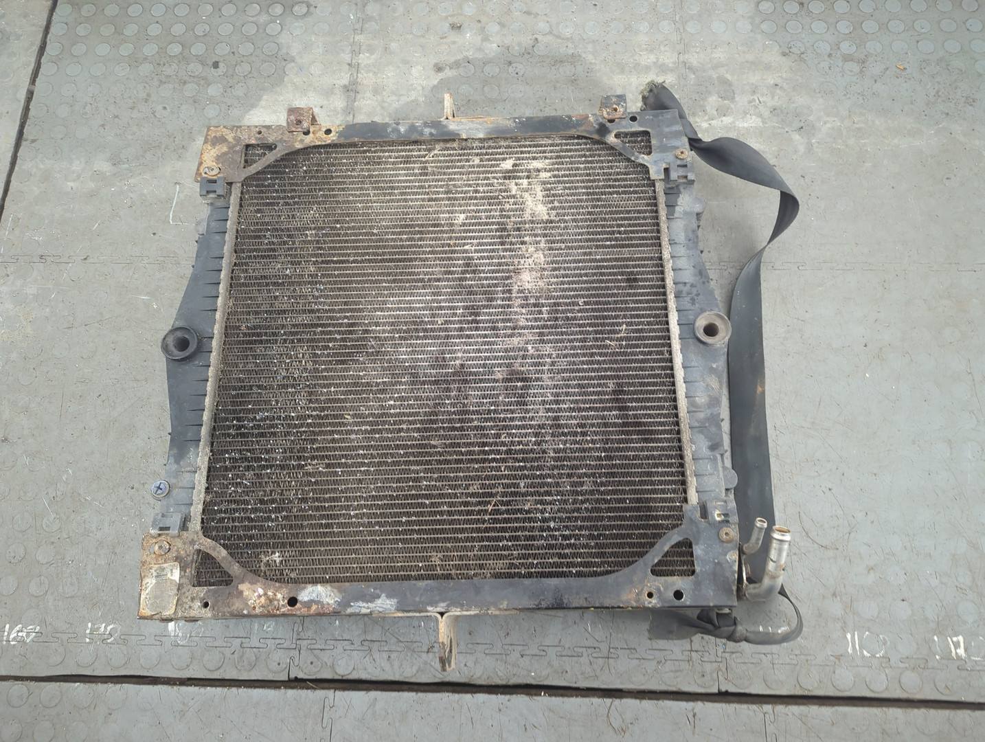 Радиатор охлаждения двигателя основной