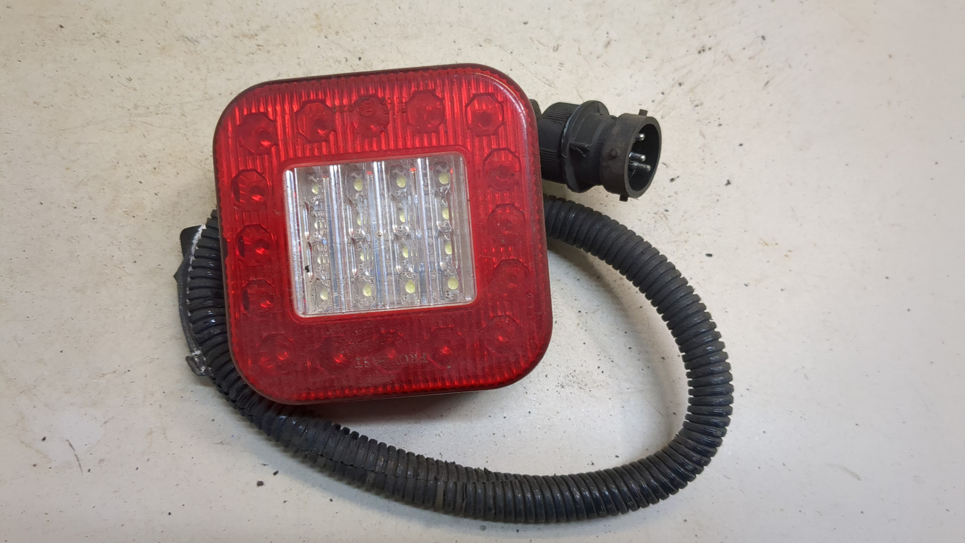 Фонарь задний противотуманный