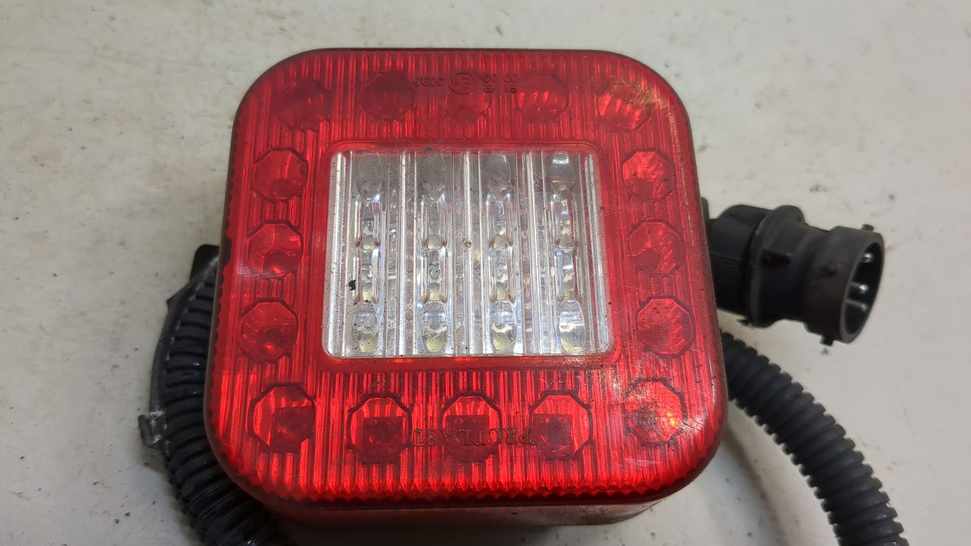 Фонарь задний противотуманный