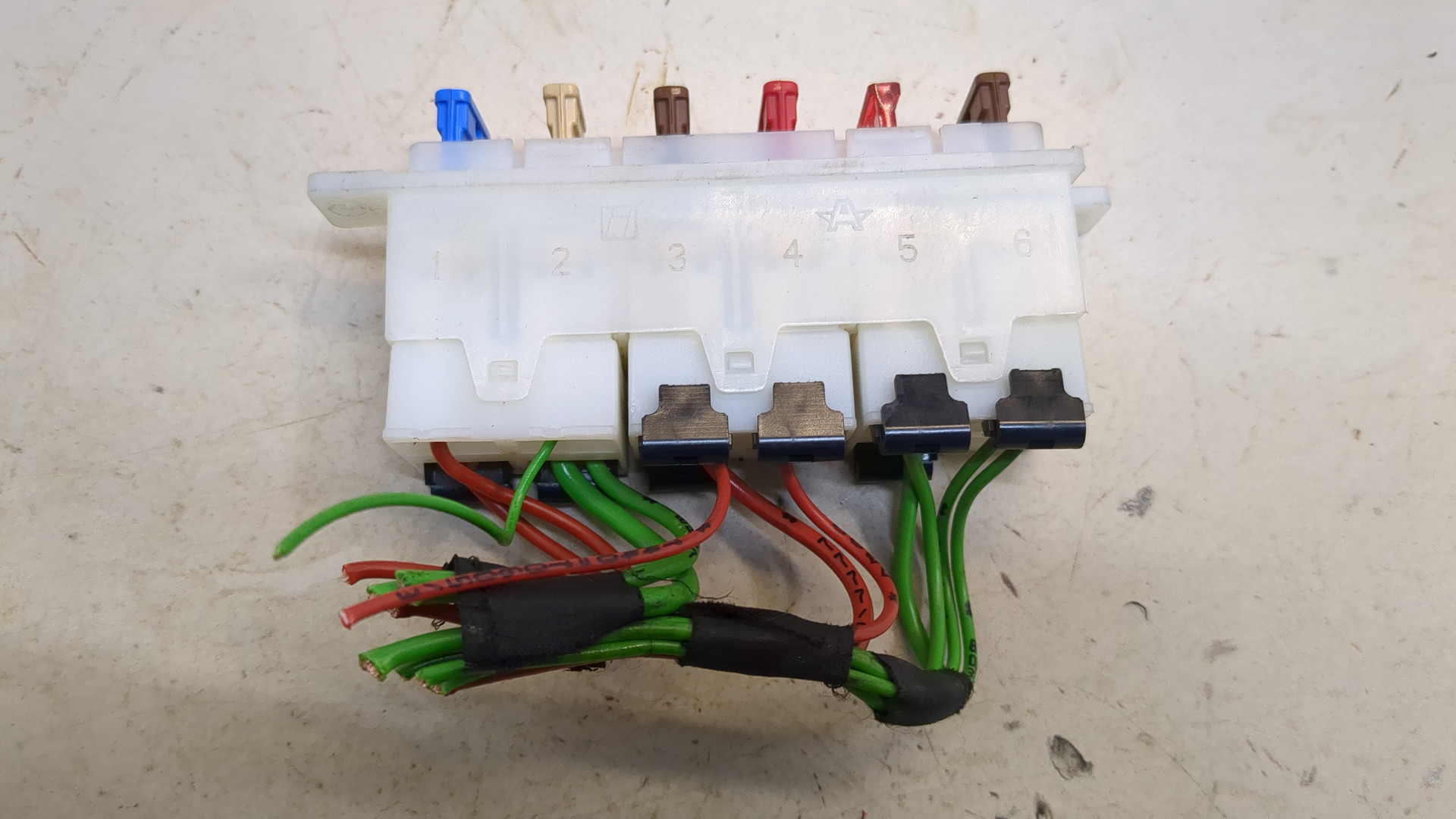 Блок предохранителей