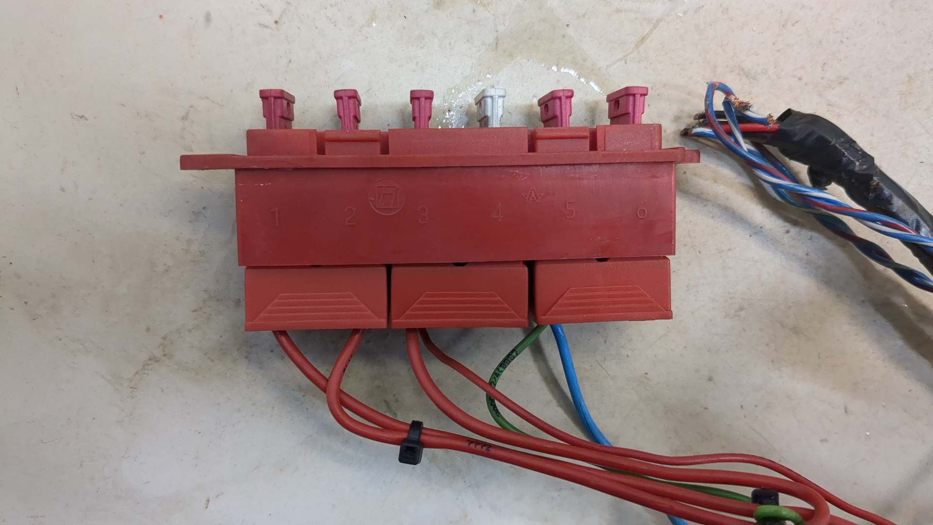 Блок предохранителей