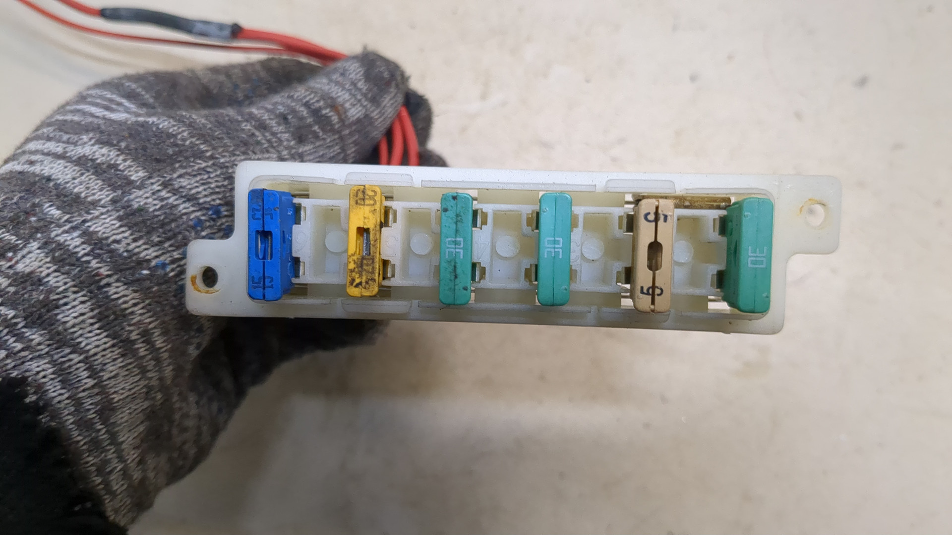 Блок предохранителей