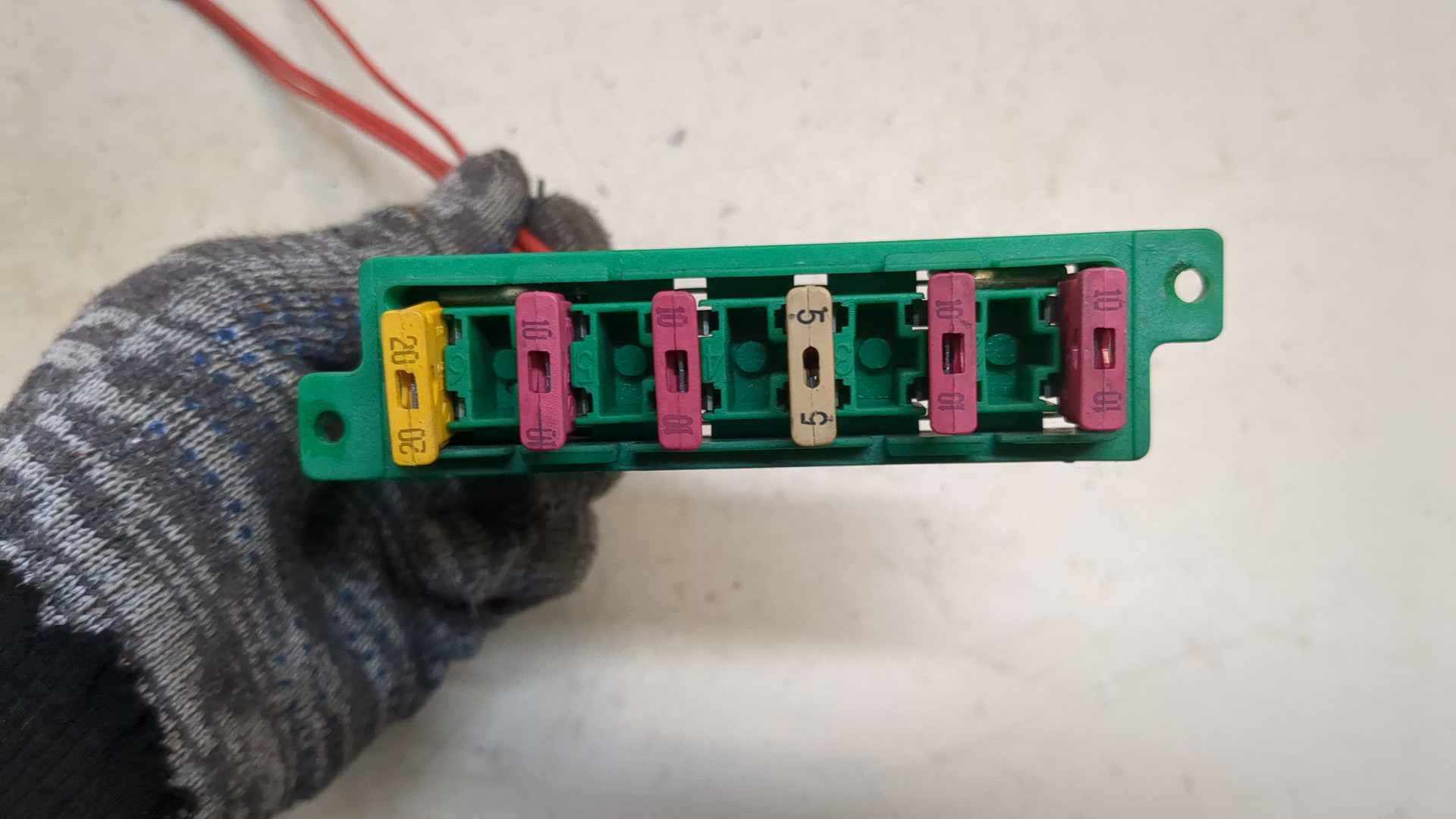 Блок предохранителей