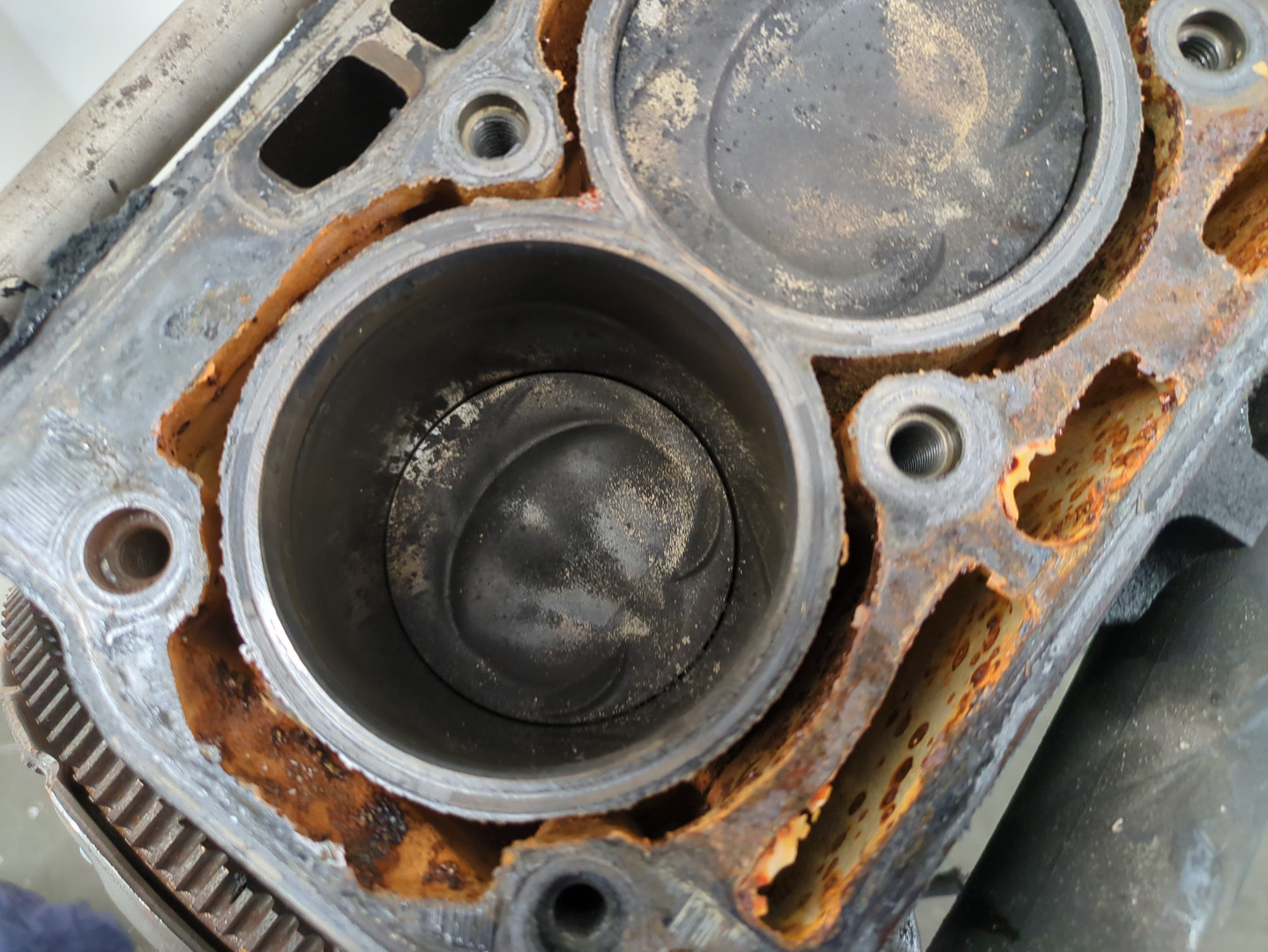 Блок двигателя