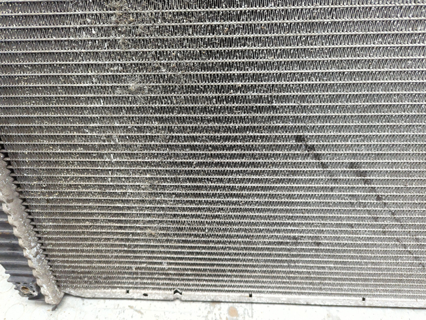 Радиатор охлаждения двигателя основной