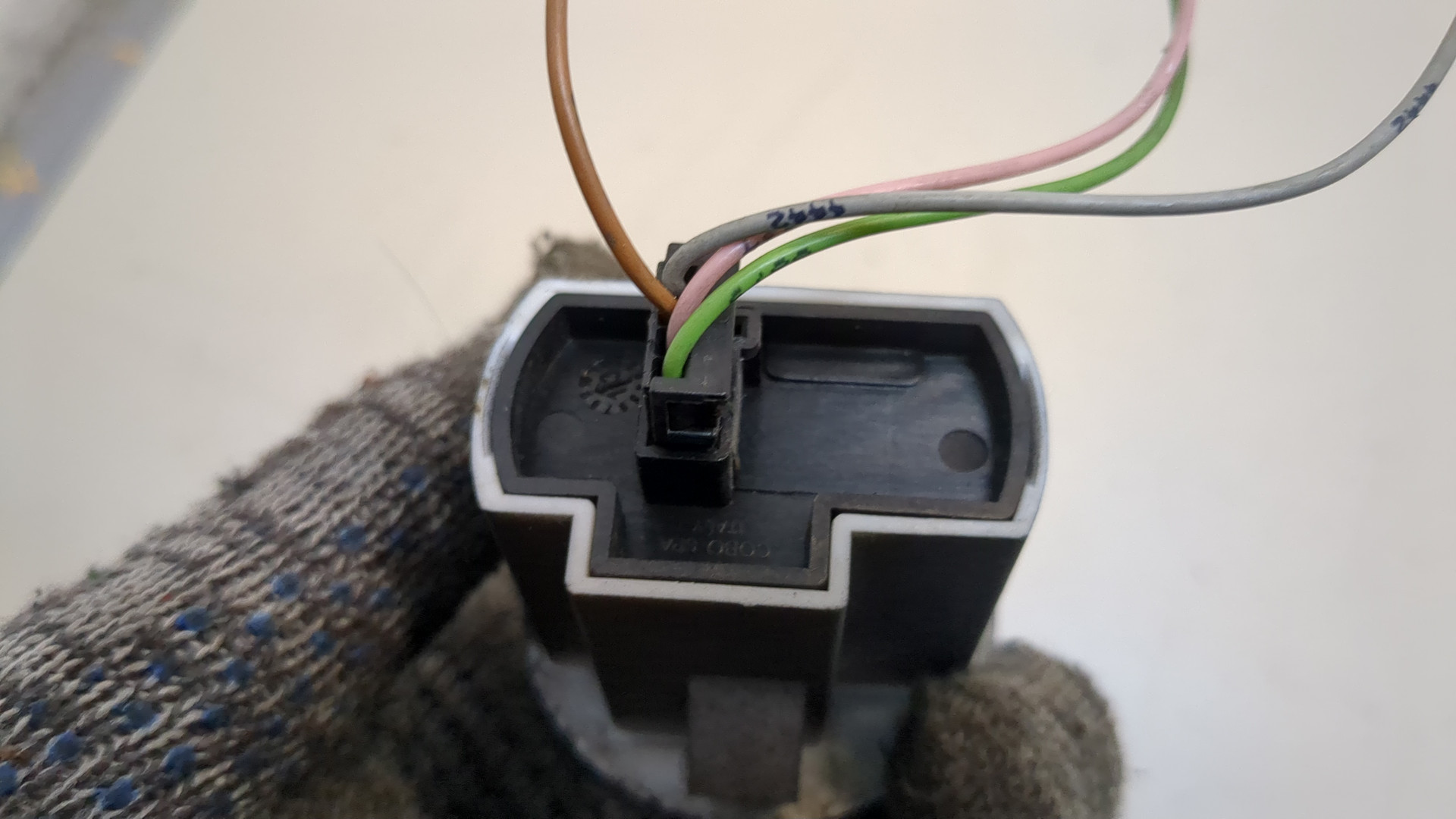 Кнопка корректора фар