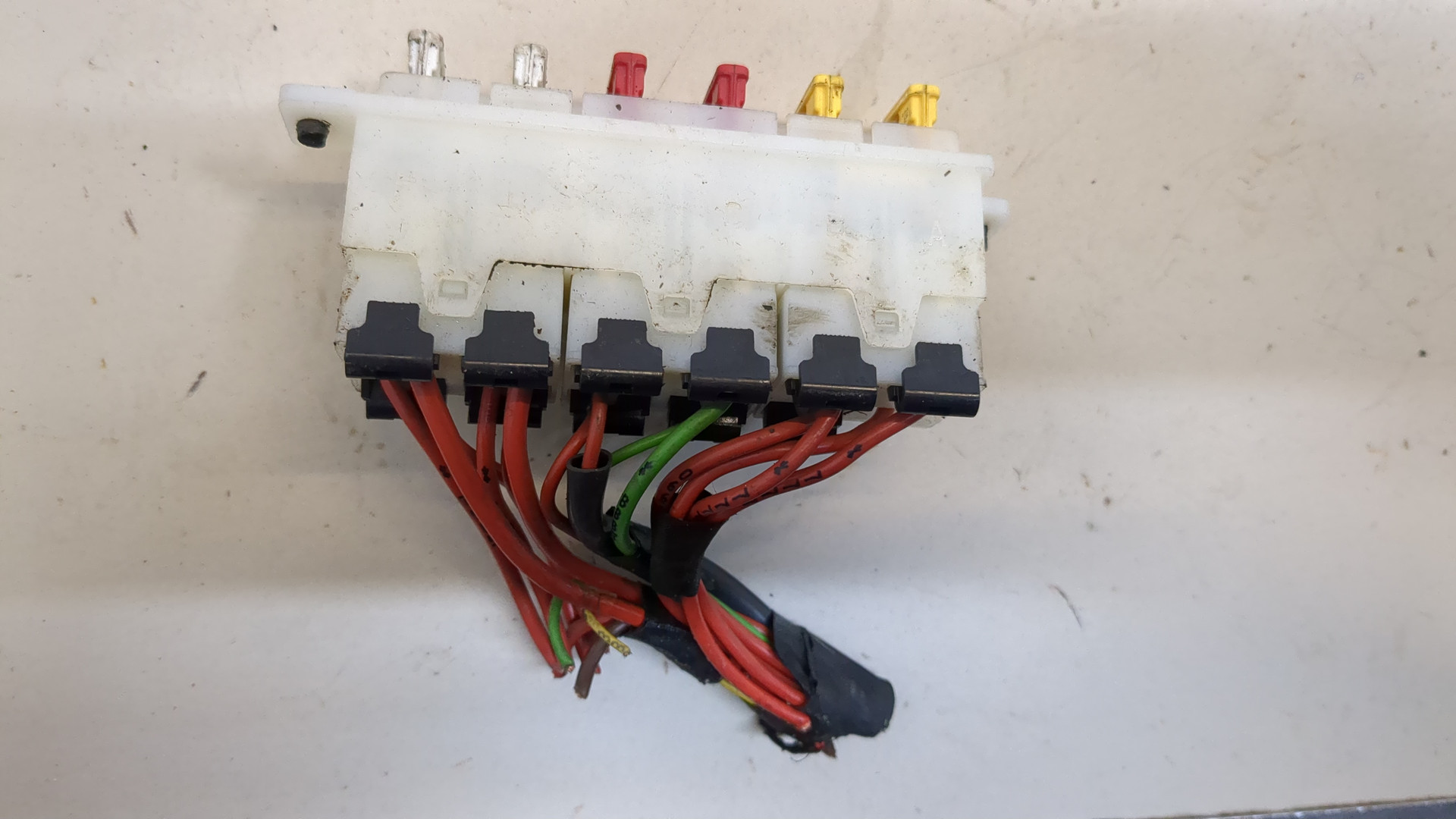 Блок предохранителей